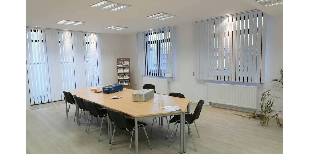 Gewerbeobjekt Laatzen Laatzen-Mitte - 3 Zimmer, 130 m&sup2;, 1.450&euro; | Angebot:26657195