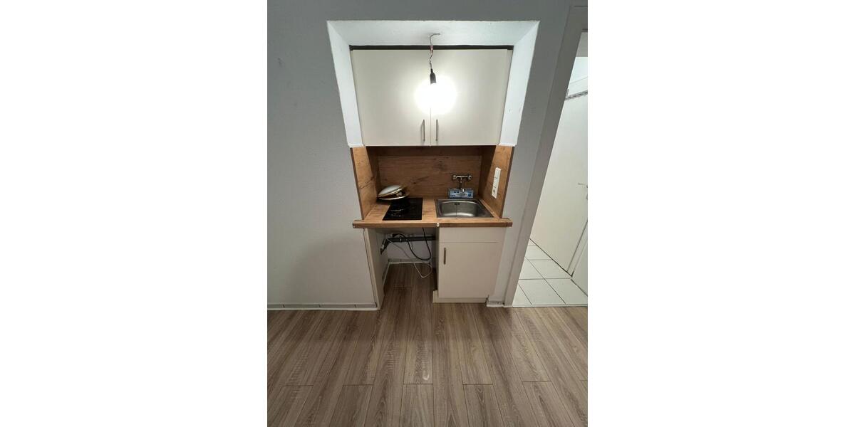 Charmante Einzimmer. Keller. Parkplatz. Garten 1 zimmer