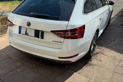 Skoda Superb 220.000 km 15.950 € Hannover 30159