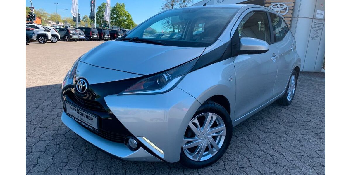 Toyota Aygo (X) 57.250 km 8.990 &euro; Hildesheim 31137
