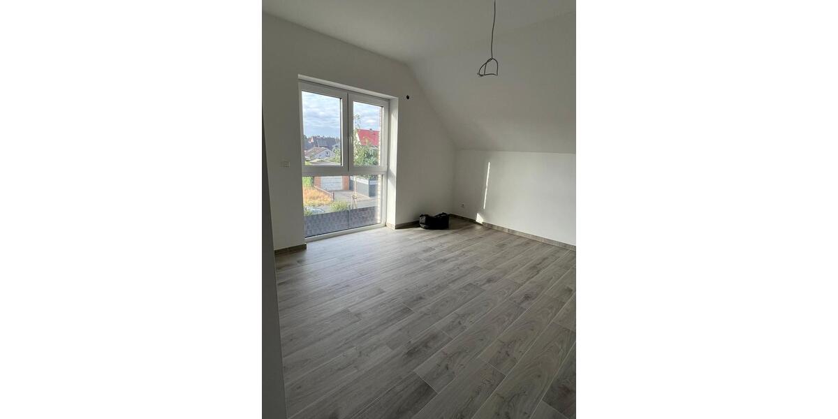Doppelhaushälfte Lehrte - 7 Zimmer, 188 m&sup2;, 2.260&euro; | Angebot:26122505