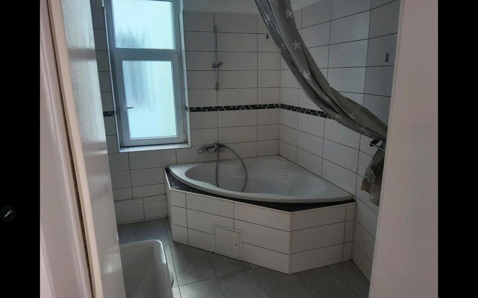 Etagenwohnung Hannover Nord - 4 Zimmer, 100 m&sup2;, 1.200&euro; | Angebot:27592028