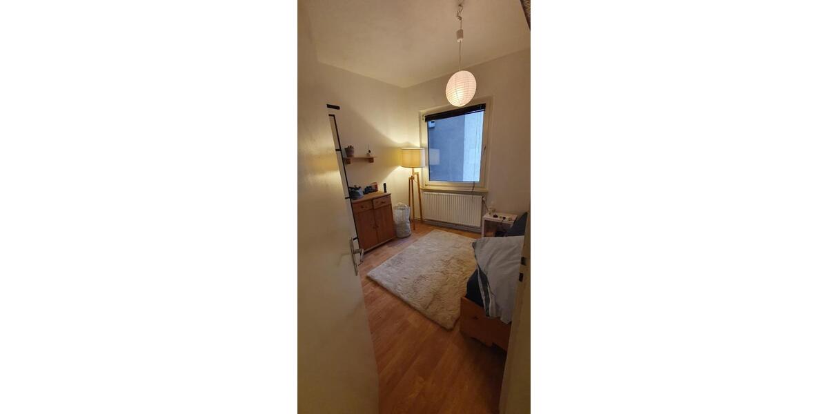 Dachgeschoßwohnung Hannover - 2 Zimmer, 75 m&sup2;, 750&euro; | Angebot:25311416