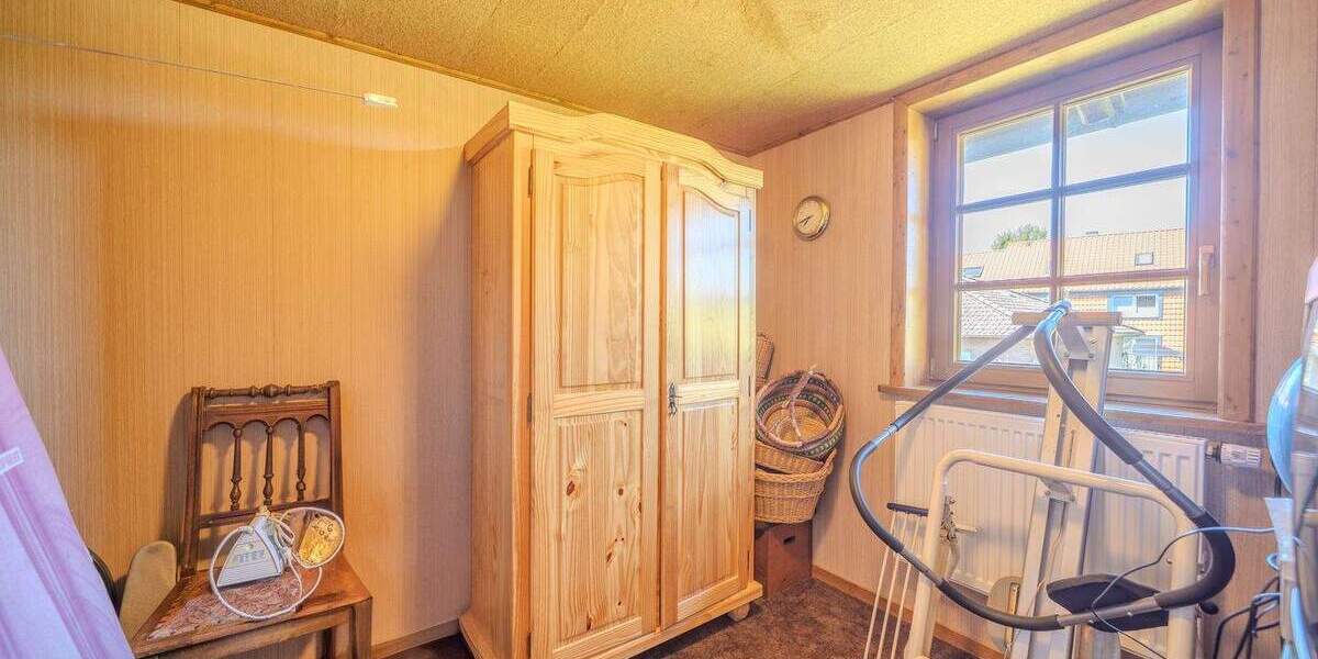 Mehrfamilienhaus, Wohnhaus Giesen Emmerke - 8 Zimmer, 175 m&sup2;, 295.000&euro; | Angebot:25671920