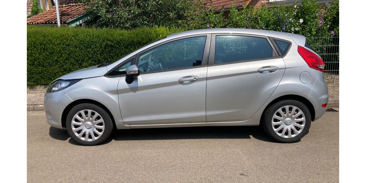 Ford Fiesta 130.000 km 3.499 &euro; Sarstedt 31157