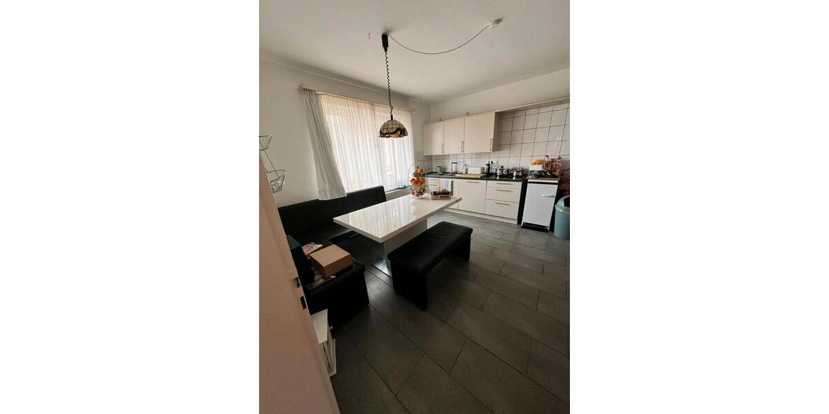 Erdgeschoßwohnung Barsinghausen - 5 Zimmer, 180 m&sup2;, 1.350&euro; | Angebot:23902841