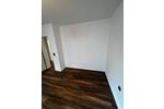 Großzügige 3 Zimmer Wohnung mit Garten , Wintergarten & Garage