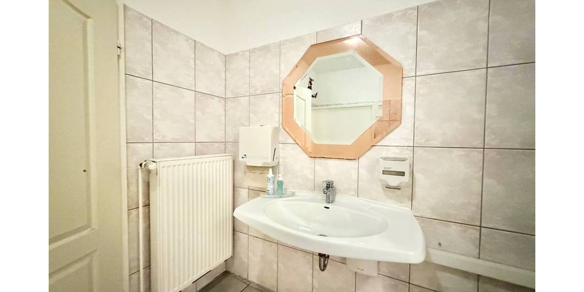 Historisches Fachwerkhaus mit 2 Wohneinheiten + Antiquitätencafé, Nähe Luther See 6 zimmer