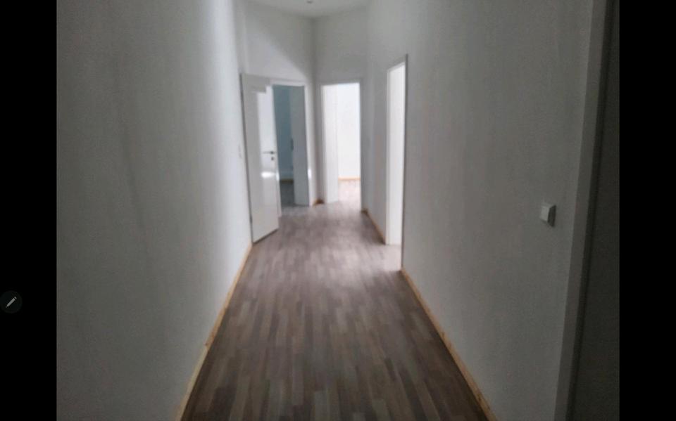 Etagenwohnung Hannover Nord - 4 Zimmer, 100 m&sup2;, 1.200&euro; | Angebot:27592028