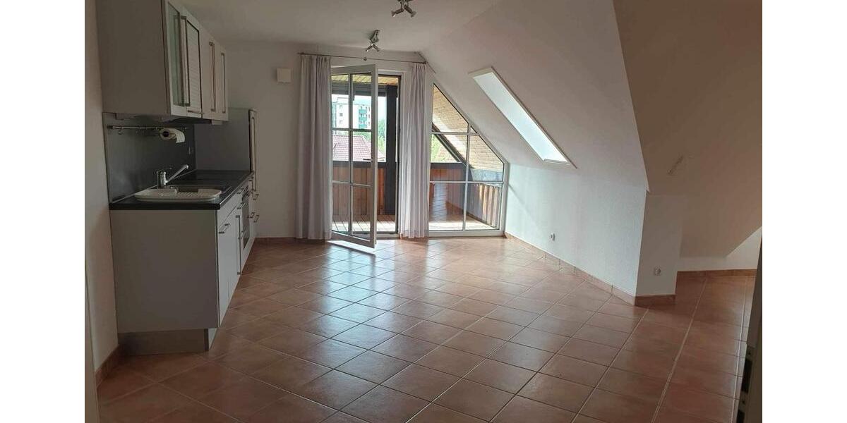 Dachgeschoßwohnung Springe - 2 Zimmer, 74 m&sup2;, 550&euro; | Angebot:26359996
