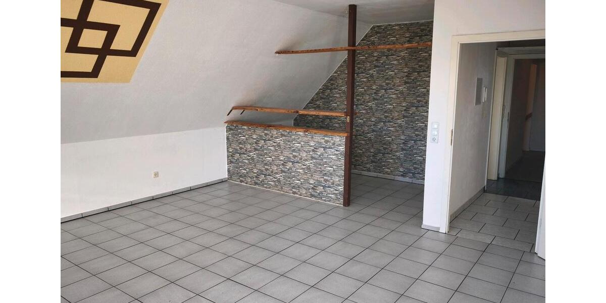 Dachgeschoßwohnung Neustadt am Rübenberge - 5 Zimmer, 115 m&sup2;, 975&euro; | Angebot:25351148
