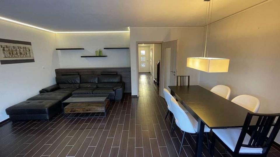 Reihenhaus Hannover Döhren-Wülfel - 5.5 Zimmer, 159 m&sup2;, 1.890&euro; | Angebot:26335857