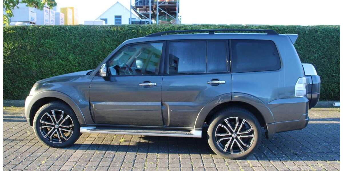 Mitsubishi Pajero 160.000 km 25.000 € Hannover 30451