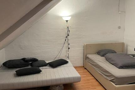 Untermieter für Dezember ( 3 er ) WG Zimmer auf der Lister Meile 1 zimmer