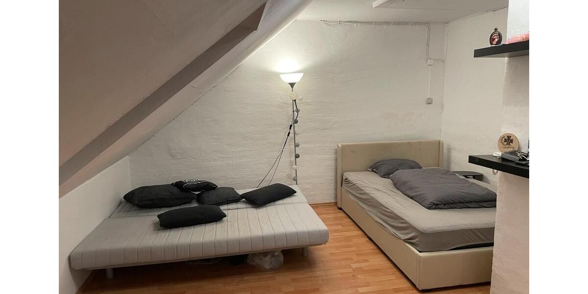 Untermieter für Dezember ( 3 er ) WG Zimmer auf der Lister Meile 1 zimmer