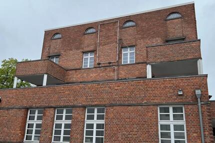 Gemütliche Bürofläche im Denkmal zimmer