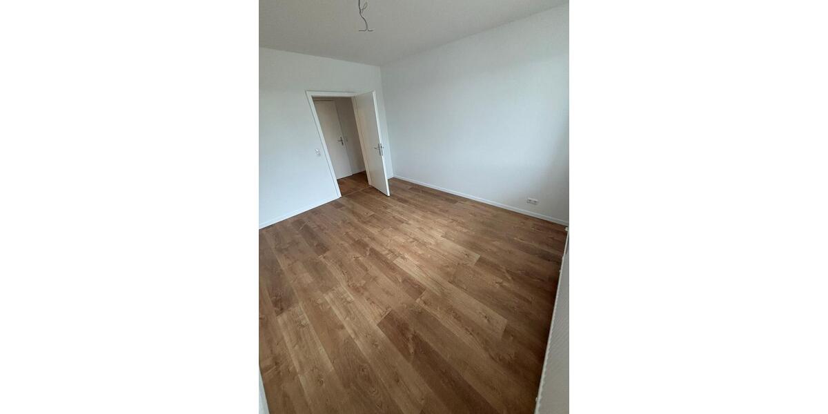Etagenwohnung Laatzen - 3 Zimmer, 77 m&sup2;, 616&euro; | Angebot:25079795