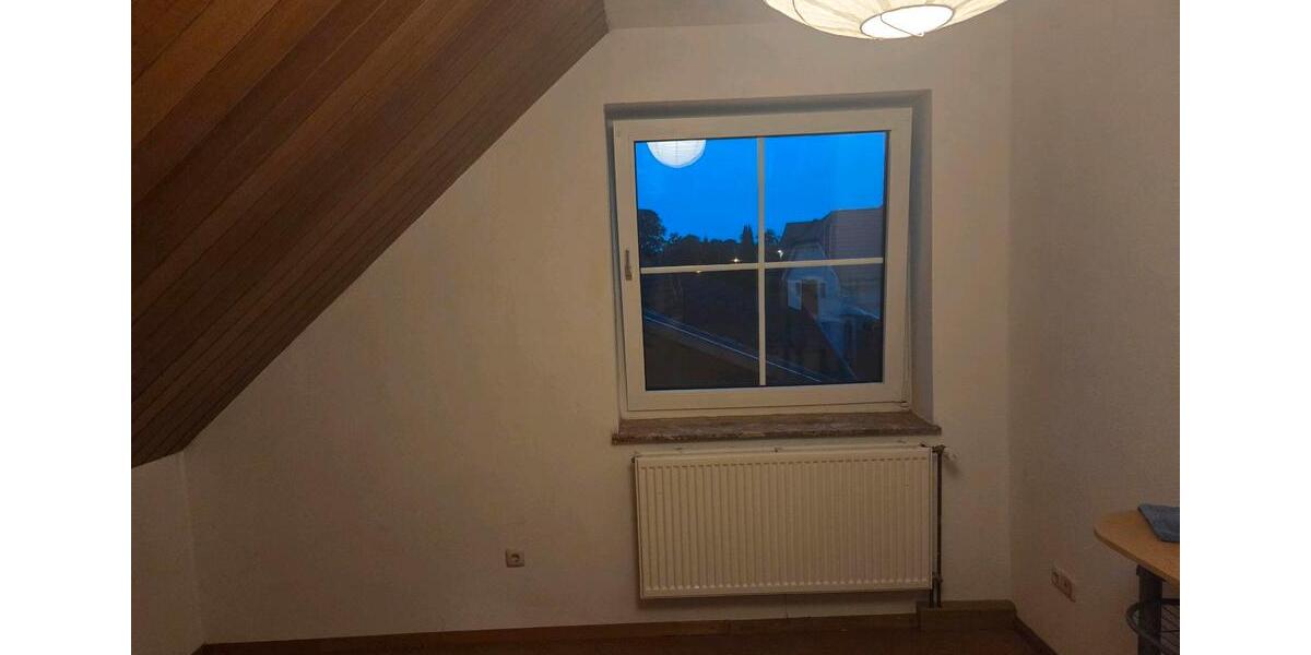 Dachgeschoßwohnung Sarstedt - 3 Zimmer, 40 m&sup2;, 490&euro; | Angebot:26241975