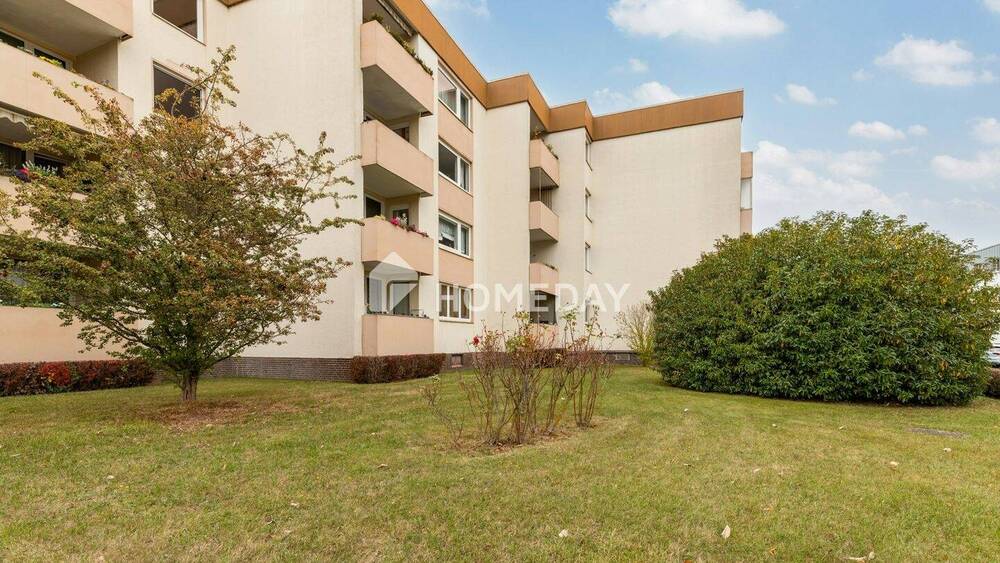 Bezugsfrei - stilvolle 4-Zimmer-Wohnung mit Komfort, Substanz und sonniger Loggia 4 zimmer