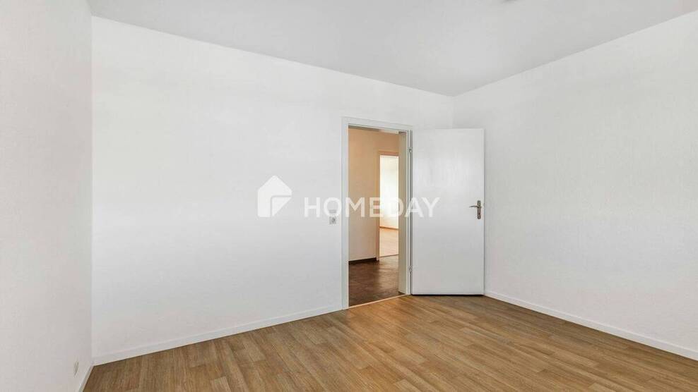 Altersgerecht Wohnen in Berenbostel: Renovierte Wohnung mit XL-Loggia, Aufzug und Garage 2 zimmer