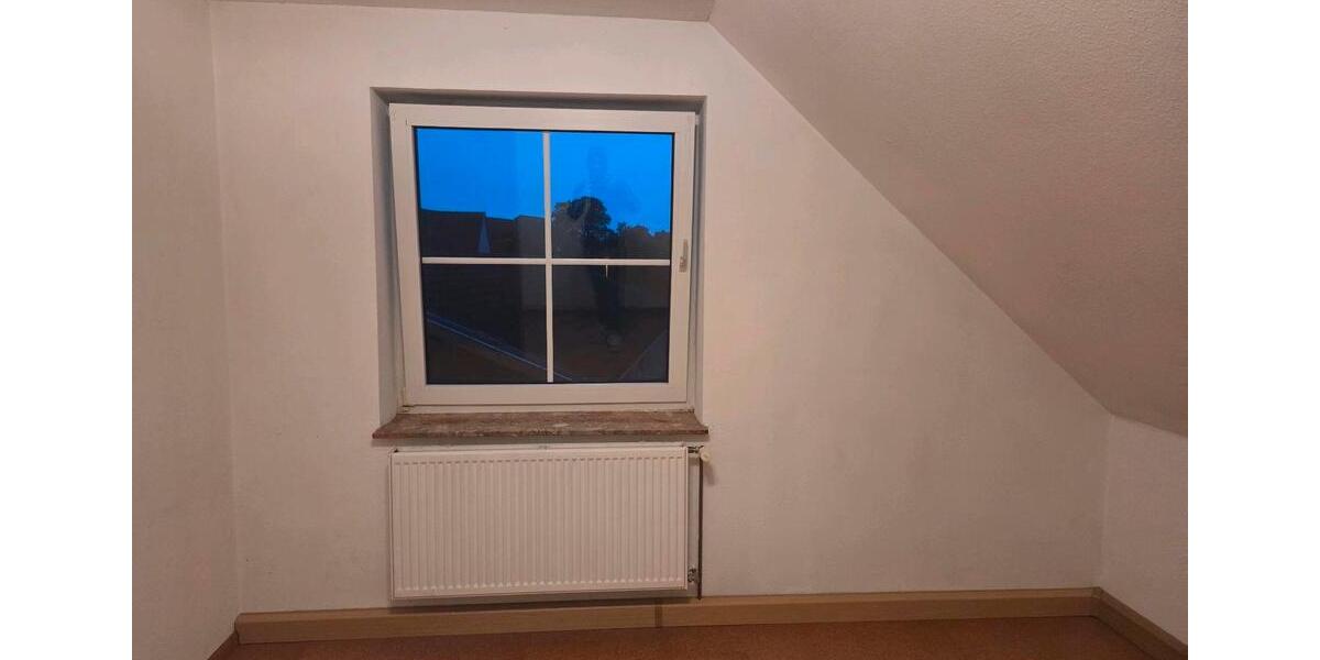 Dachgeschoßwohnung Sarstedt - 3 Zimmer, 40 m&sup2;, 490&euro; | Angebot:26241975
