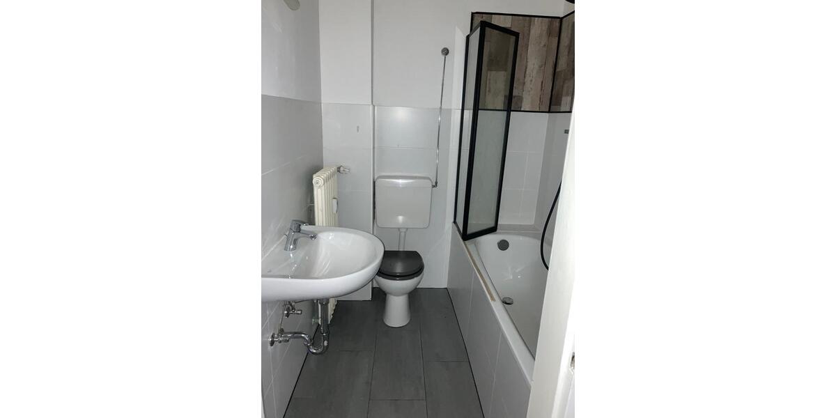 Schöne renovierte 2-Zimmer-Wohnung im Grünen mit großem Balkon in Hildesheim zu vermieten! 2 zimmer