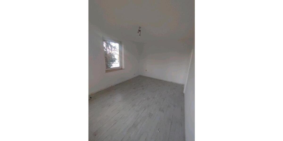 Etagenwohnung Hemmingen - 3 Zimmer, 90 m&sup2;, 1.150&euro; | Angebot:26660627