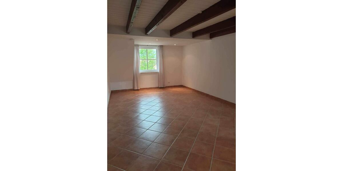 Dachgeschoßwohnung Springe - 2 Zimmer, 74 m&sup2;, 550&euro; | Angebot:26359996