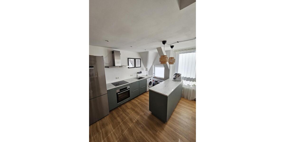 Dachgeschoßwohnung Hannover Vahrenwald-List - 7 Zimmer, 105 m&sup2;, 1.800&euro; | Angebot:27630855