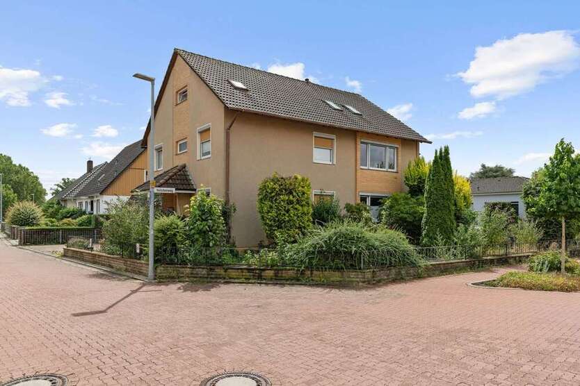 Haus zum Kaufen in Wunstorf 782.000 € 272 m²