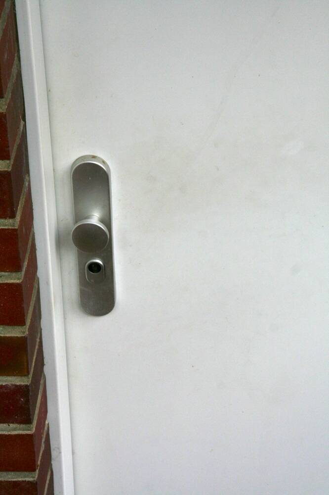 Provisionsfrei für den Käufer....!!! Zweifamilienhaus nebst großer Garage in ruhiger Lage ..... !!! 8 zimmer