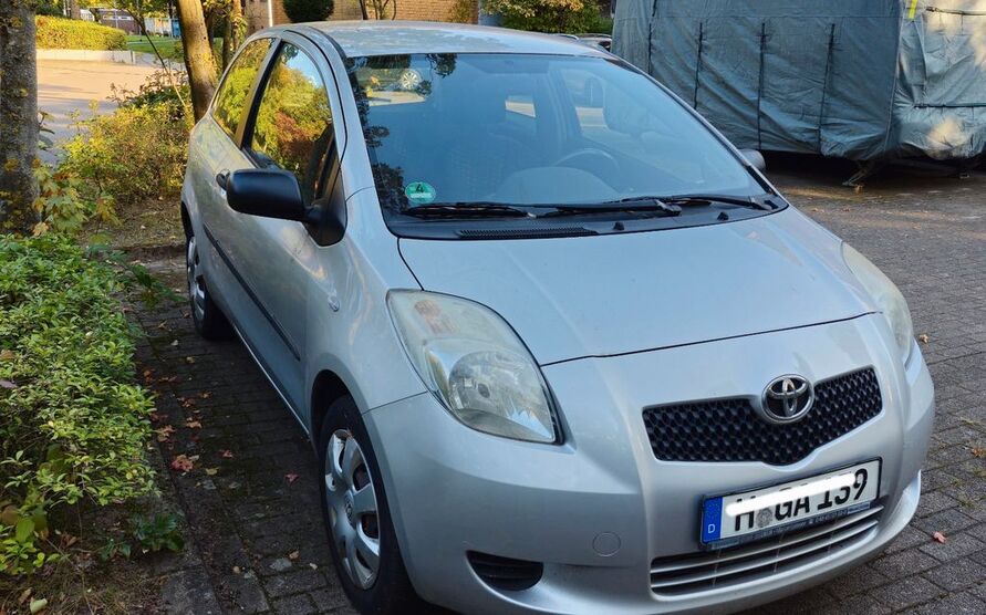 Toyota Yaris 123.000 km 2.950 € Hannover 30179