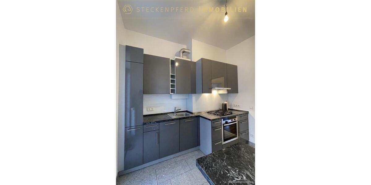 Altbaucharme neu belebt – großzügige, sanierte 3-Zimmer-Wohnung mit zwei Balkonen, sofort bezugsbereit 3 zimmer