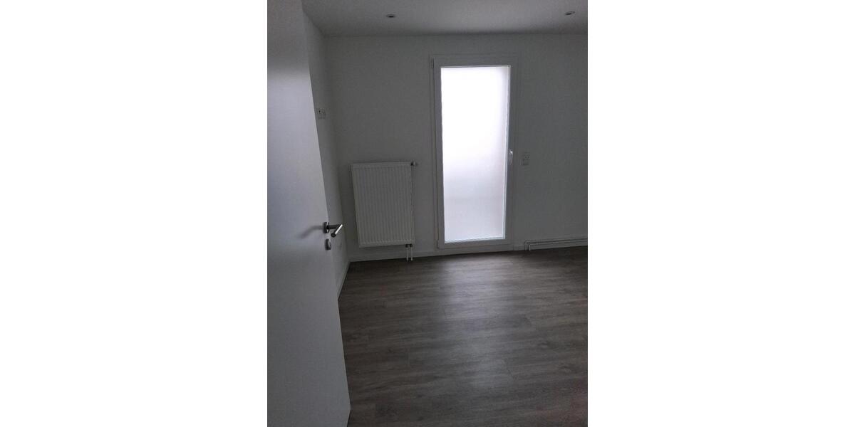 Dachgeschoßwohnung Algermissen - 3 Zimmer, 65 m&sup2;, 600&euro; | Angebot:25405094