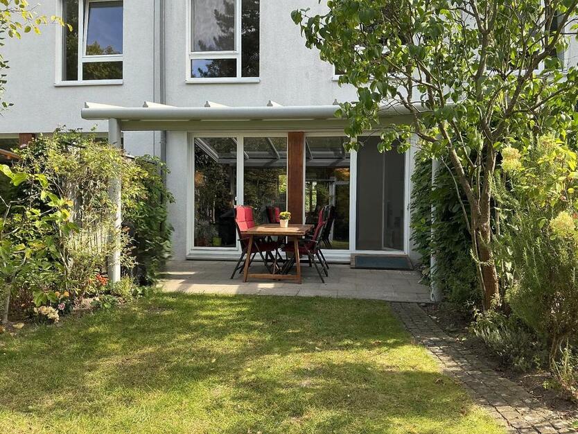 Energieeffizientes Reihenmittelhaus mit Dachterrasse u. Garten