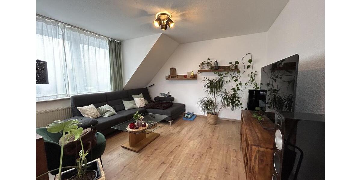 Dachgeschoßwohnung Hannover Herrenhausen-Stöcken - 3 Zimmer, 84 m&sup2;, 880&euro; | Angebot:24890343