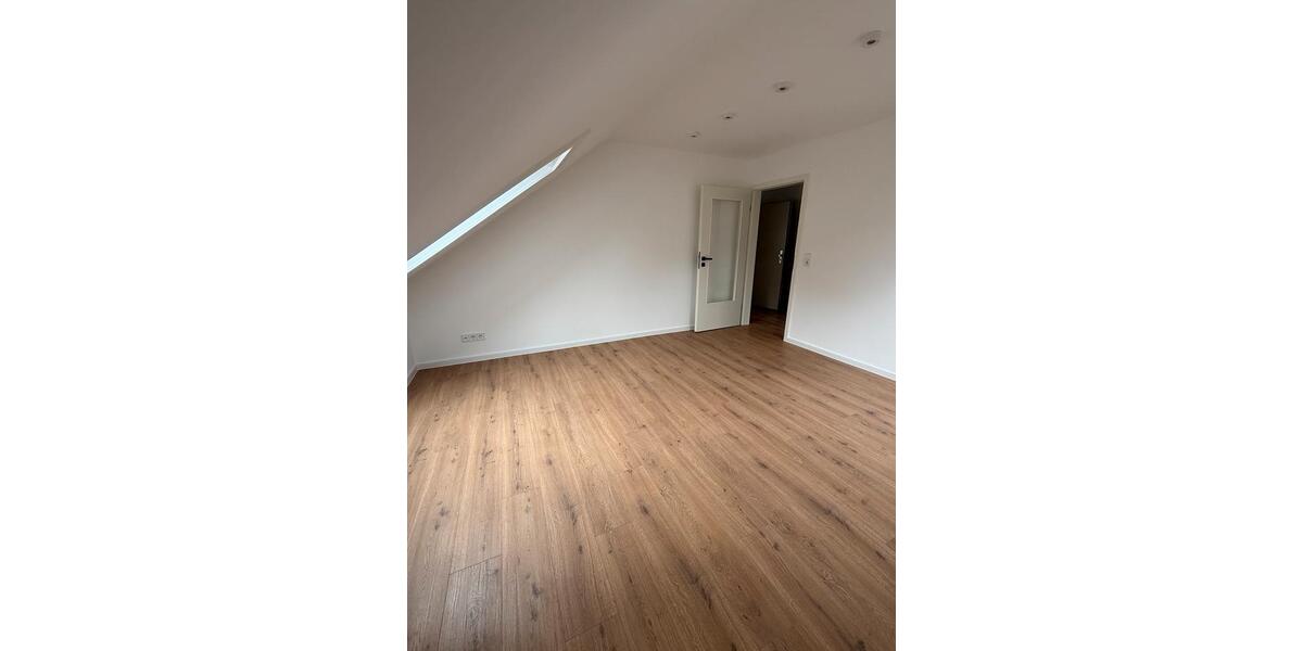 Dachgeschoßwohnung Hannover Bothfeld-Vahrenheide - 2 Zimmer, 50 m&sup2;, 700&euro; | Angebot:26552085