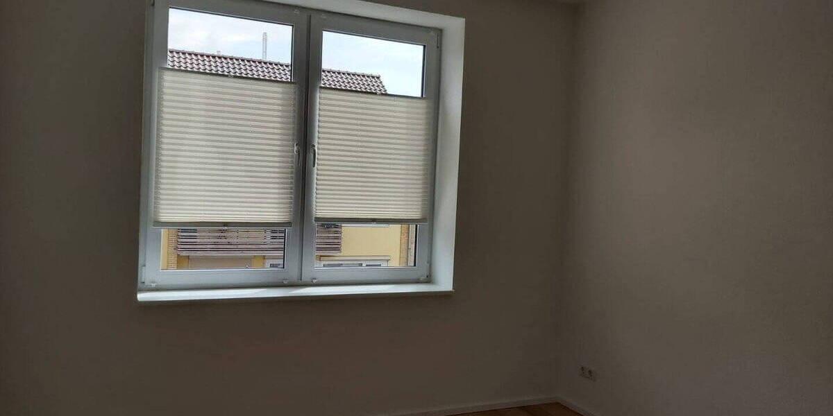 Etagenwohnung Lehrte - 2 Zimmer, 86 m&sup2;, 999&euro; | Angebot:26442298