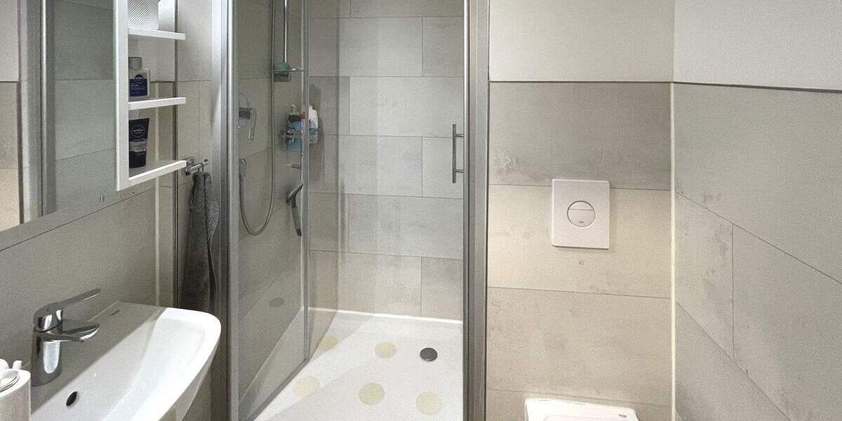 Lage, Lage, Lage: 3,5-Zimmer, voll sanierte Wohnung in Döhren - 2 Bäder, 2 Balkone, Hochparterre, direkt einziehen 3 zimmer