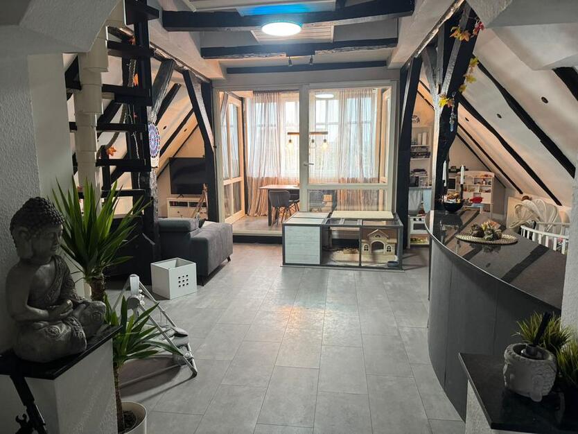 Tolle Wohnung mit besonderem Charme und Stellplatz zimmer