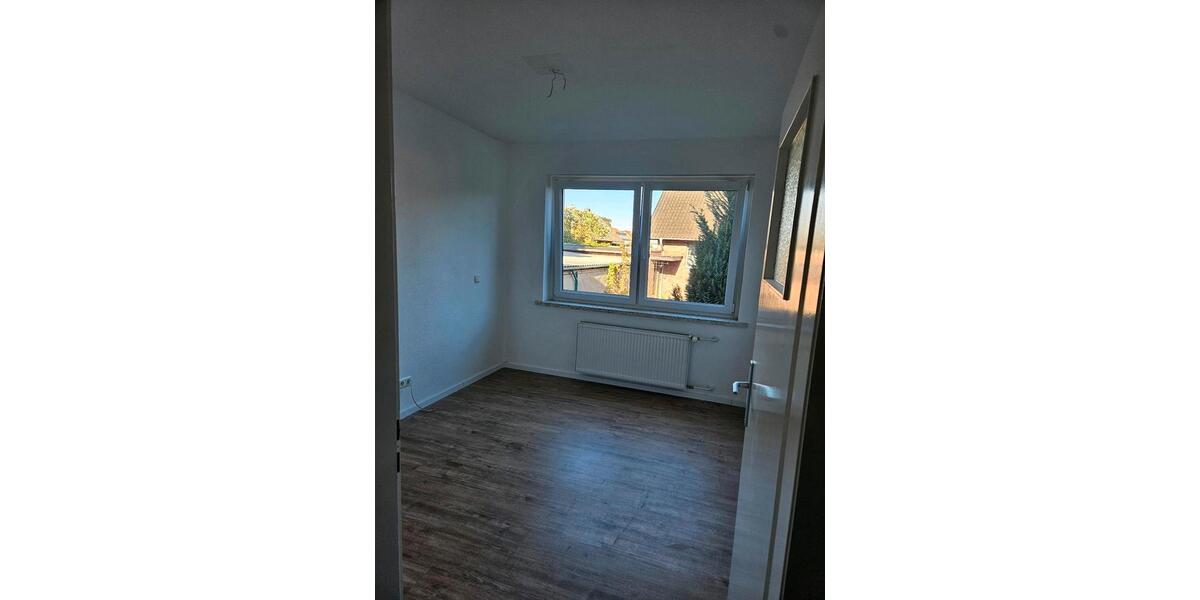 Erdgeschoßwohnung Lehrte - 3 Zimmer, 105 m&sup2;, 1.400&euro; | Angebot:26408247