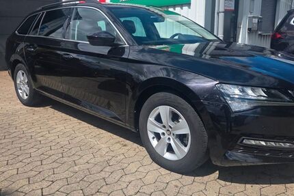 Skoda Superb 24.100 km 28.999 &euro; Garbsen bei Hannover 30827