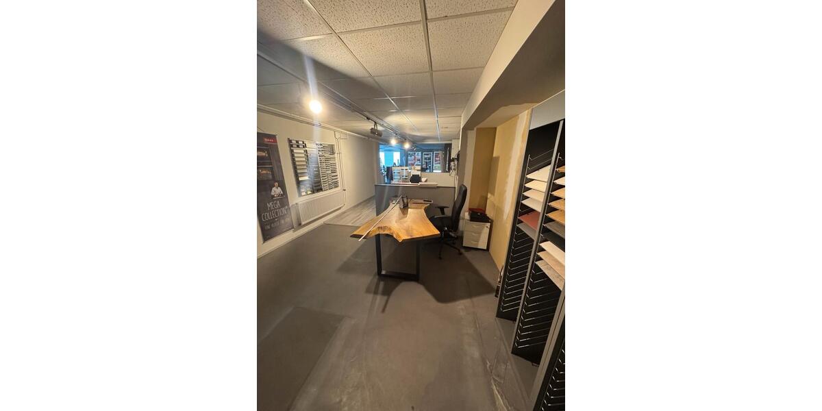 220qm Ausstellungsfläche mit Showfenster -Altwarmbüchen Gewerbeg zimmer