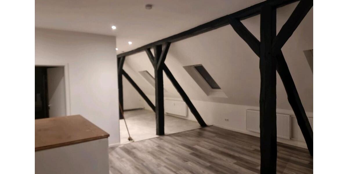 Dachgeschoßwohnung Lehrte - 3 Zimmer, 150 m&sup2;, 1.500&euro; | Angebot:26474575