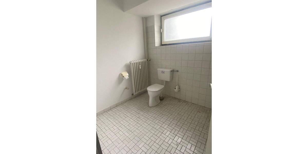 BESTE LAGE - VIELE RÄUME - VIELE MÖGLICKEITEN - RUHIG IM UNTERGESCHOSS zimmer