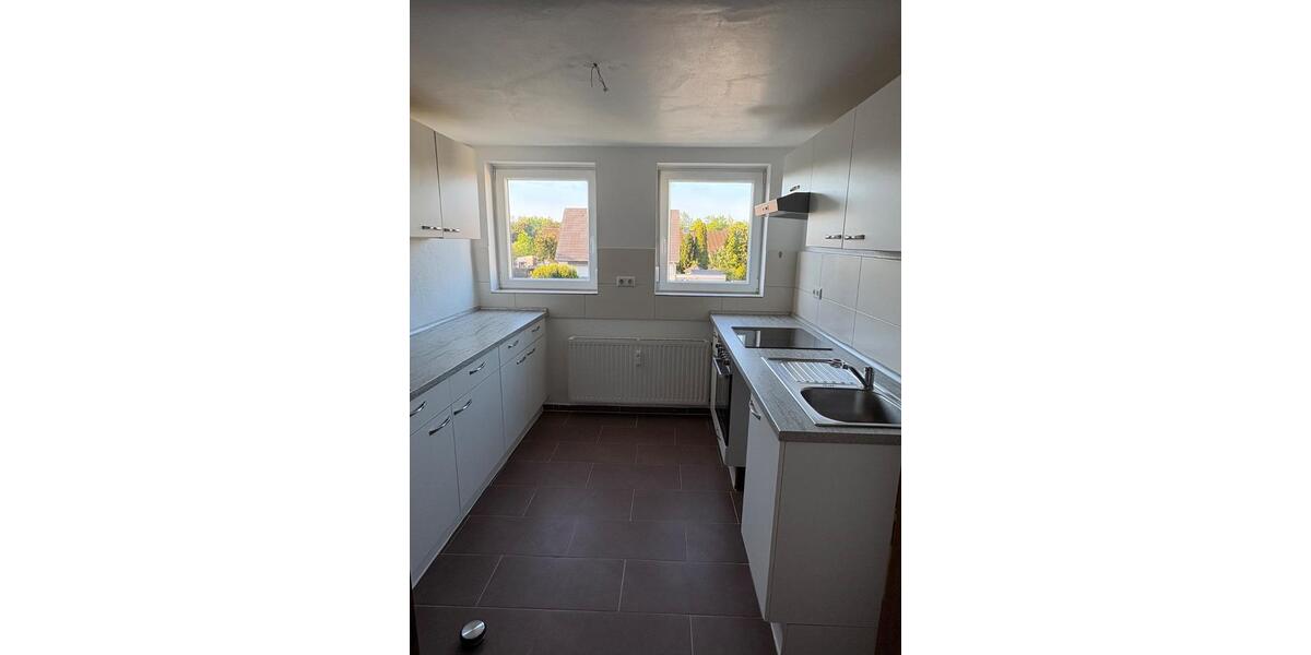 Dachgeschoßwohnung Lehrte - 3 Zimmer, 75 m&sup2;, 600&euro; | Angebot:26533833
