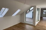 Kernsanierte Dachgeschoßwohnung mit Dachterrasse