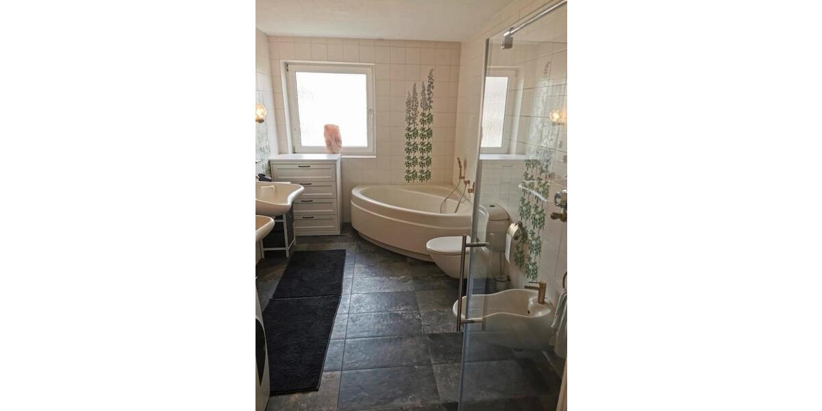 Mehrfamilienhaus, Wohnhaus Garbsen - 11 Zimmer, 350 m&sup2;, 930.000&euro; | Angebot:26957551