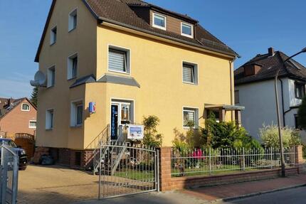 2 freie Zimmer in gemütlicher 3er-WG – je 20qm – sofort verfügbar 1 zimmer