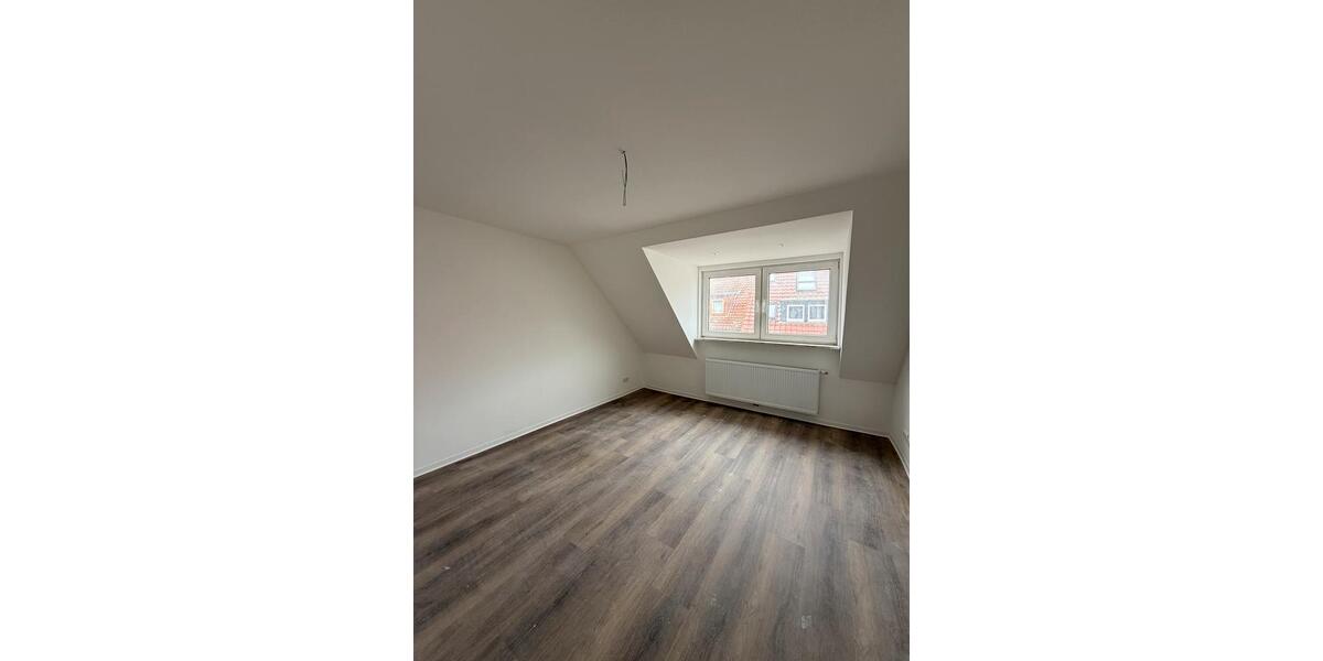 Dachgeschoßwohnung Hildesheim - 3 Zimmer, 63 m&sup2;, 990&euro; | Angebot:26297080